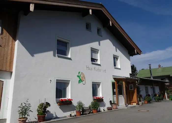 Ferienwohnungen Haus Kunterbunt